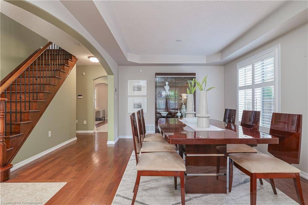 Burlington, ON L7M 0A8,4072 Gunby Crescent