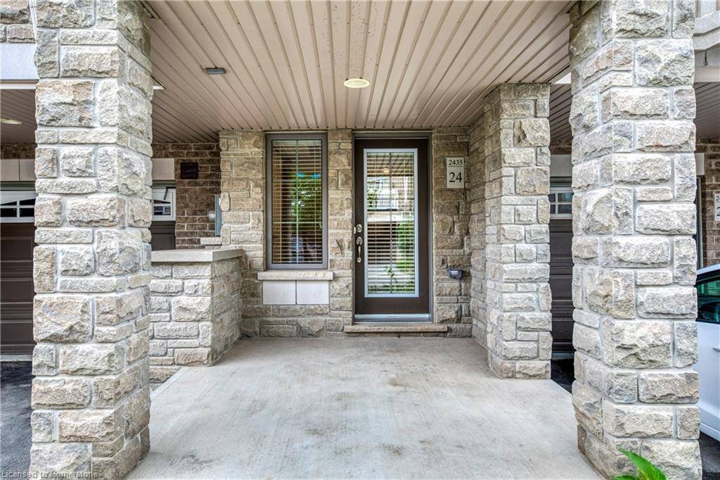 Oakville, ON L6M 0S4,2435 Greenwich Drive #24