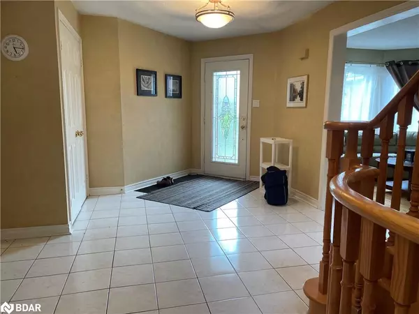 Barrie, ON L4N 8A5,23 Nightingale Crescent