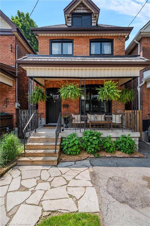 33 Holton Avenue N, Hamilton, ON L8L 6H3