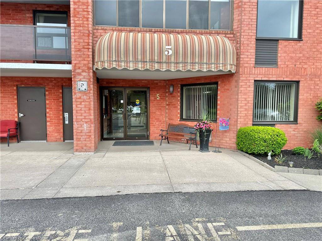 Simcoe, ON N3Y 5J6,5 Mill Pond Court #505