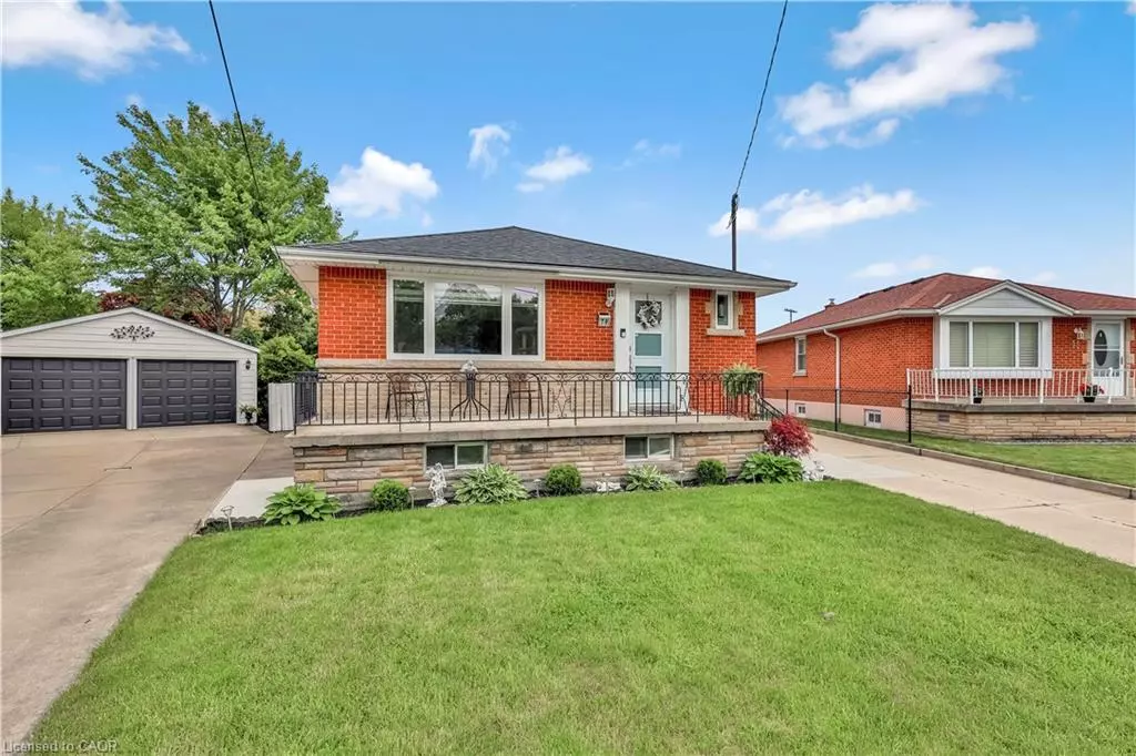 Hamilton, ON L8T 3R1,79 Castlefield Drive