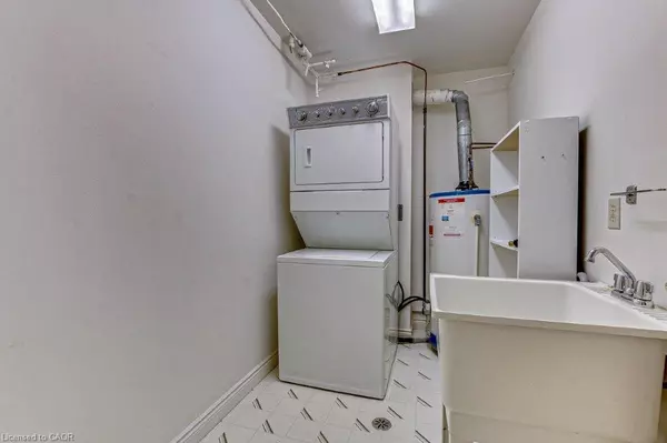 Delhi, ON N4B 1N1,303 William Street #206