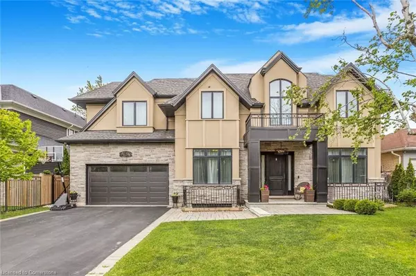 574 Stephens Crescent W, Oakville, ON L6K 1Y3