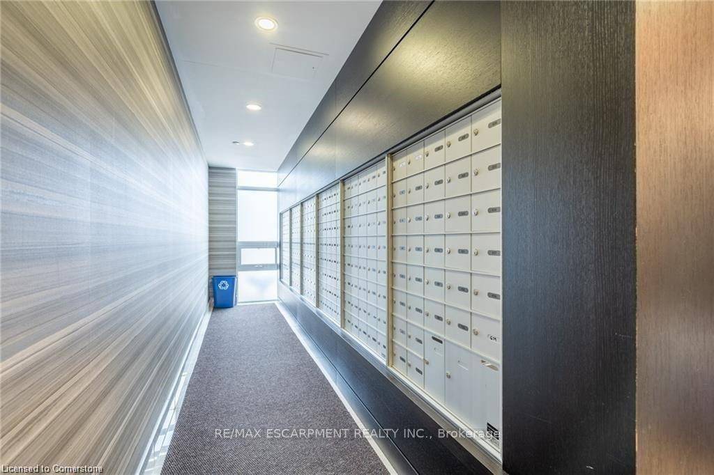 Stoney Creek, ON L8E 0K2,101 Shoreview Place #312