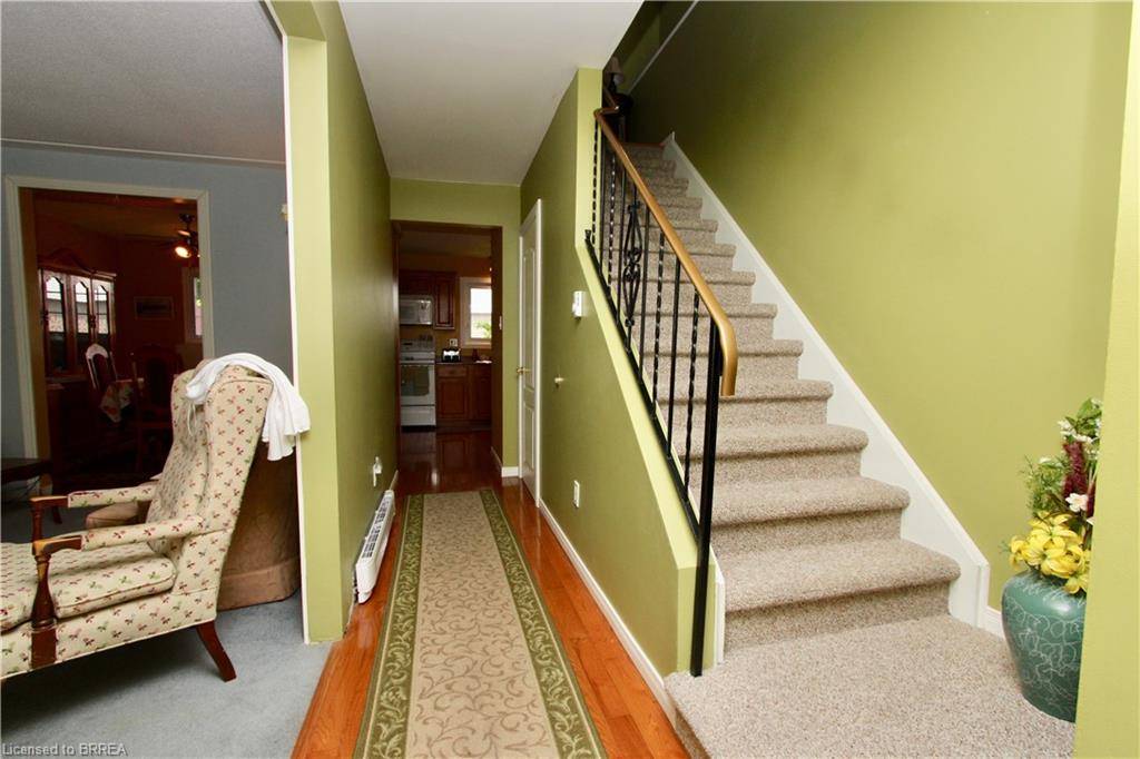 Brantford, ON N3R 7A4,53 Debby Crescent