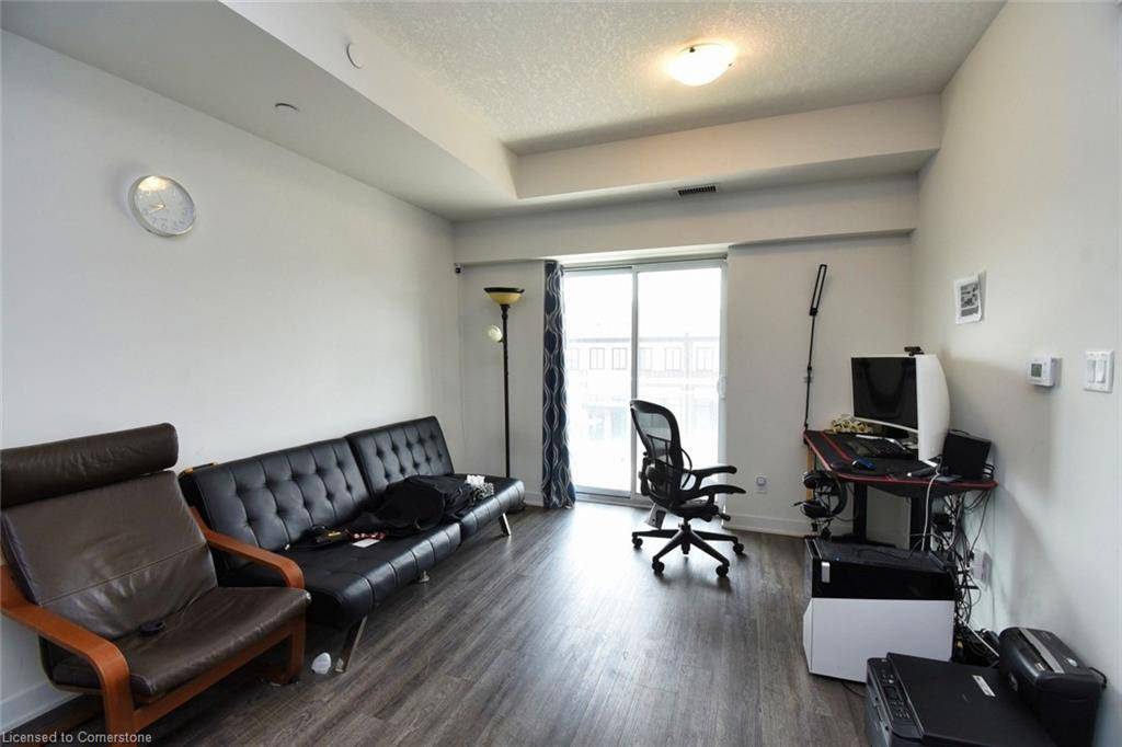 Ancaster, ON L9G 0H4,16 Markle Crescent #313