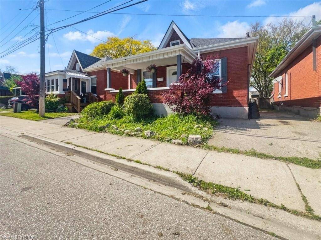Brantford, ON N3S 1M6,13 Salisbury Avenue