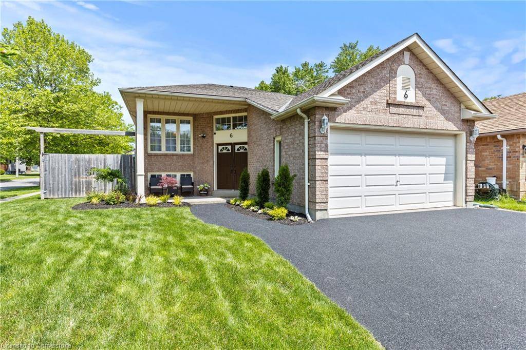 Welland, ON L3C 7G3,6 Madison Court E