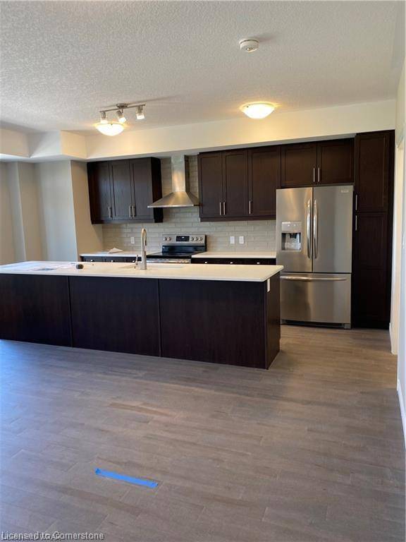 Kitchener, ON N2R 0R6,32 Wheat Lane