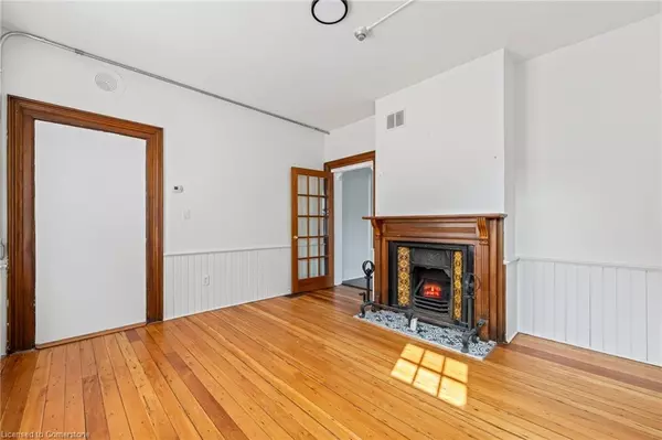 13 Mountain Street #4, Grimsby, ON L3M 3J7