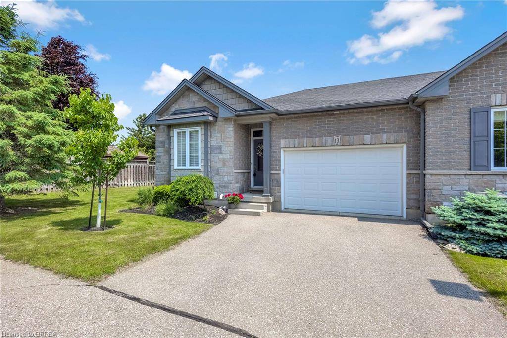 Paris, ON N3L 0B4,244 Dundas Street W #13