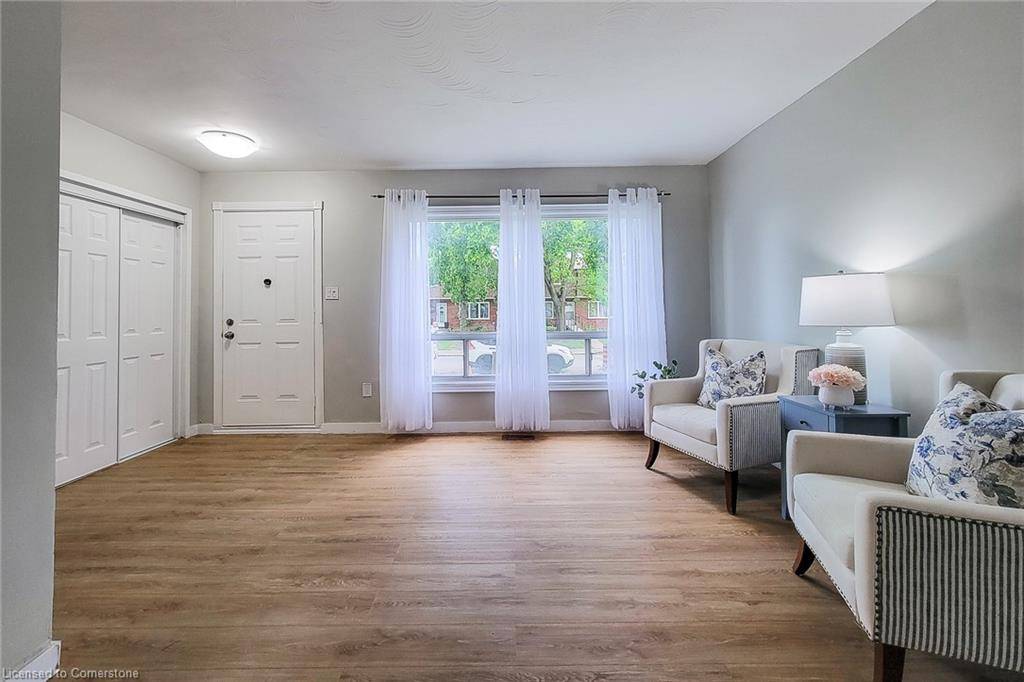 Hamilton, ON L8E 1C8,8 Glenburn Court