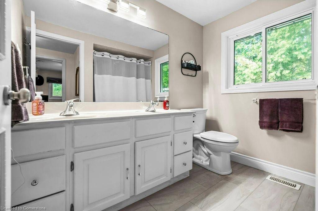 Dundas, ON L9H 2S7,52 Parkside Avenue