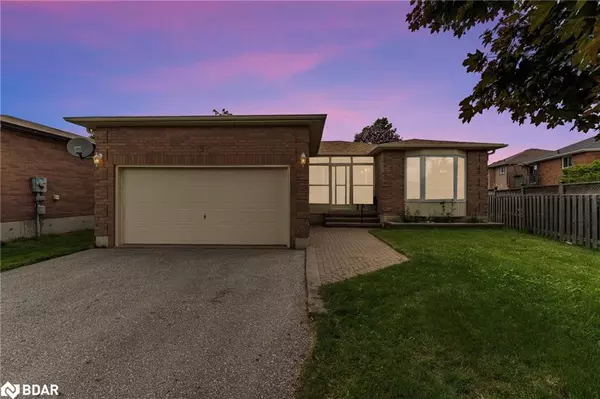 3 Wiseman Court,  Barrie,  ON L4N 7E3