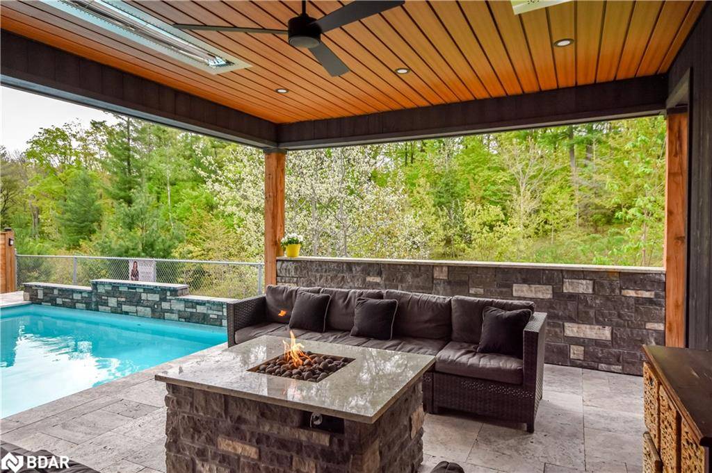 61 Muirfield Drive Drive, Barrie, ON L4N 6J9