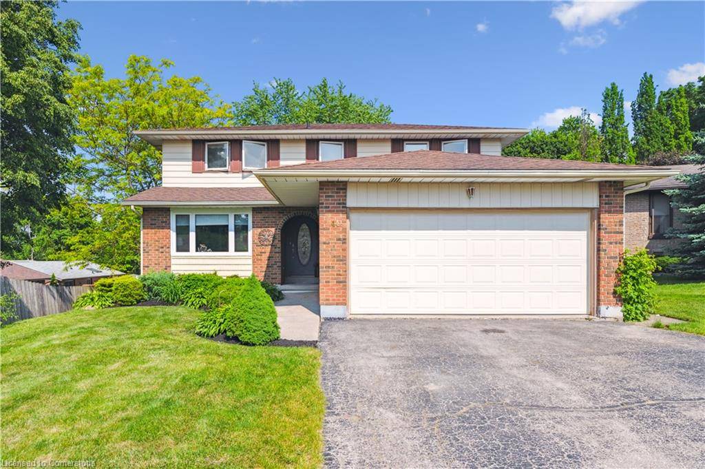 44 Sandsprings Court, Kitchener, ON N2E 2A4