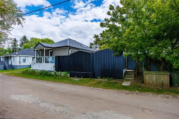 Port Rowan, ON N0E 1M0,221-223 Hastings Dr