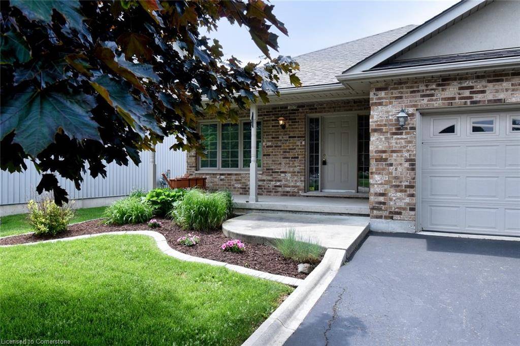 Caledonia, ON N3W 2P4,117 Dunrobin Drive