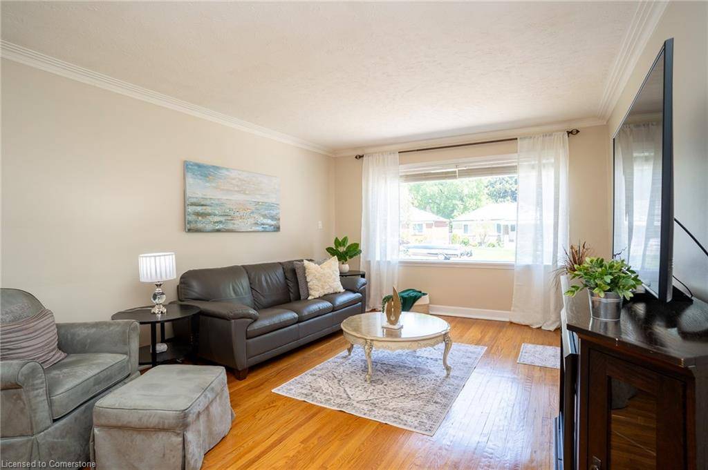Mississauga, ON L5E 2B9,1568 Asgard Drive