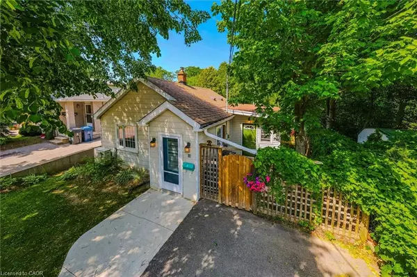 15 Laurine Avenue, Guelph, ON N1E 4N1