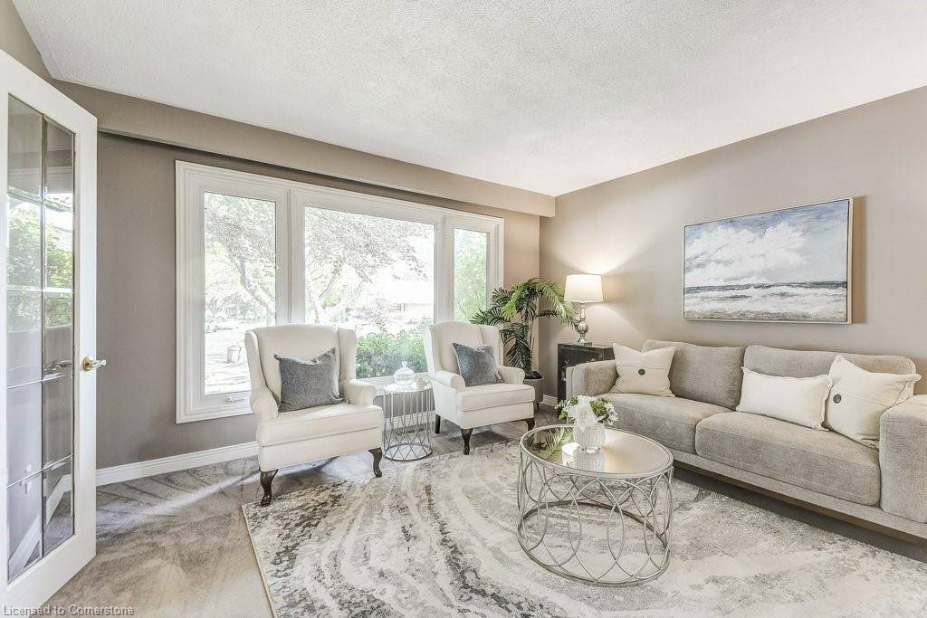 Burlington, ON L7L 5B2,652 Auburn Crescent
