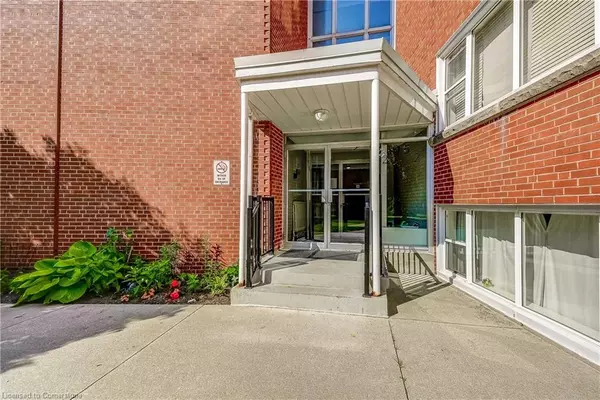 Burlington, ON L7R 1R8,2052 Courtland Drive #104