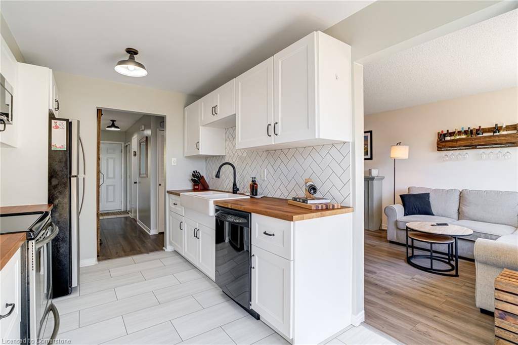 Guelph, ON N1E 6M2,16 Hadati Road #53