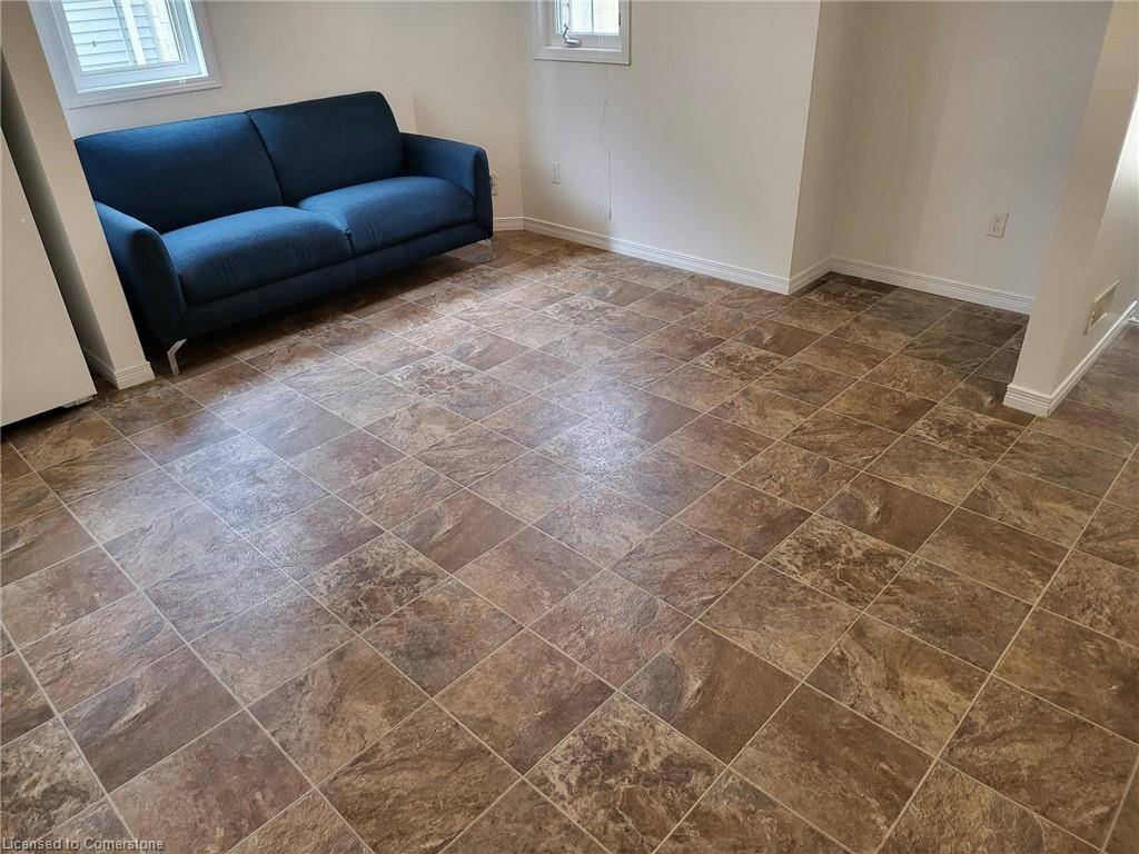 Kitchener, ON N2N 0B6,931 Glasgow Street Street #20C