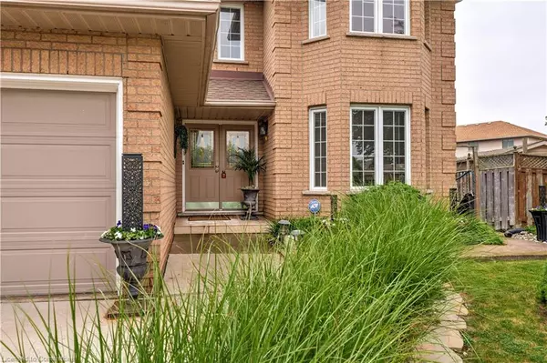 Stoney Creek, ON L8E 5E6,9 Sugarberry Court