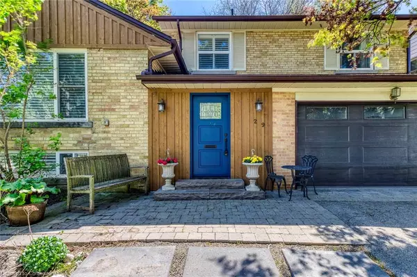 Etobicoke, ON M9A 3A4,29 Pinehurst Crescent