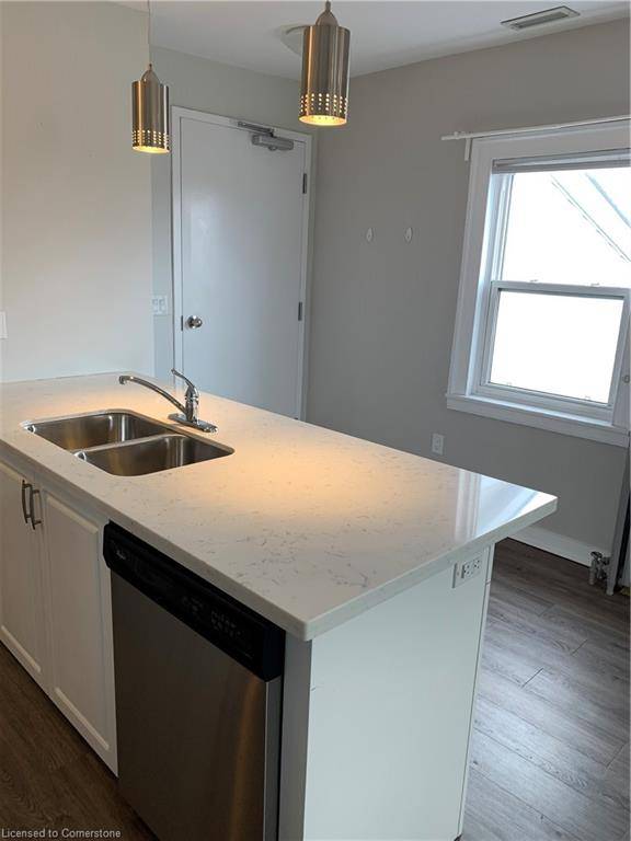22 Main Street W #1, Grimsby, ON L3M 1M9