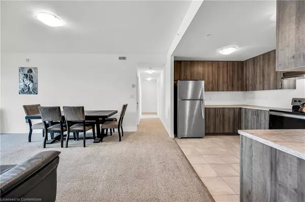 Waterdown, ON L8B 2A4,5 Hamilton Street N #513