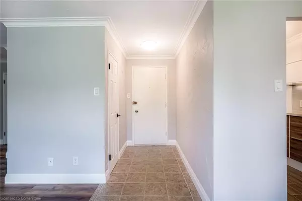 Burlington, ON L7R 1R8,2052 Courtland Drive #403