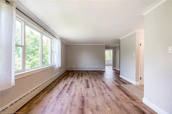 Burlington, ON L7R 1R8,2052 Courtland Drive #403