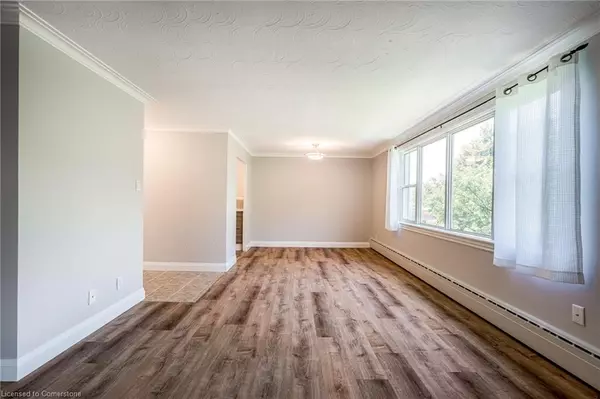 Burlington, ON L7R 1R8,2052 Courtland Drive #403