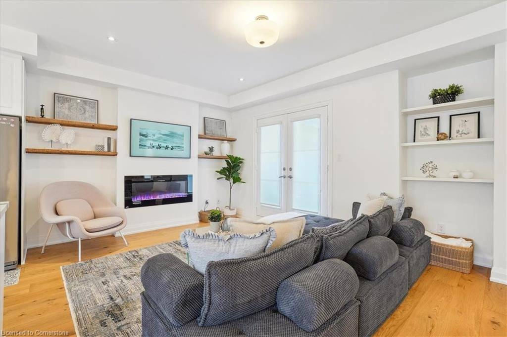 Burlington, ON L7R 1Y4,2071 Ghent Avenue #3