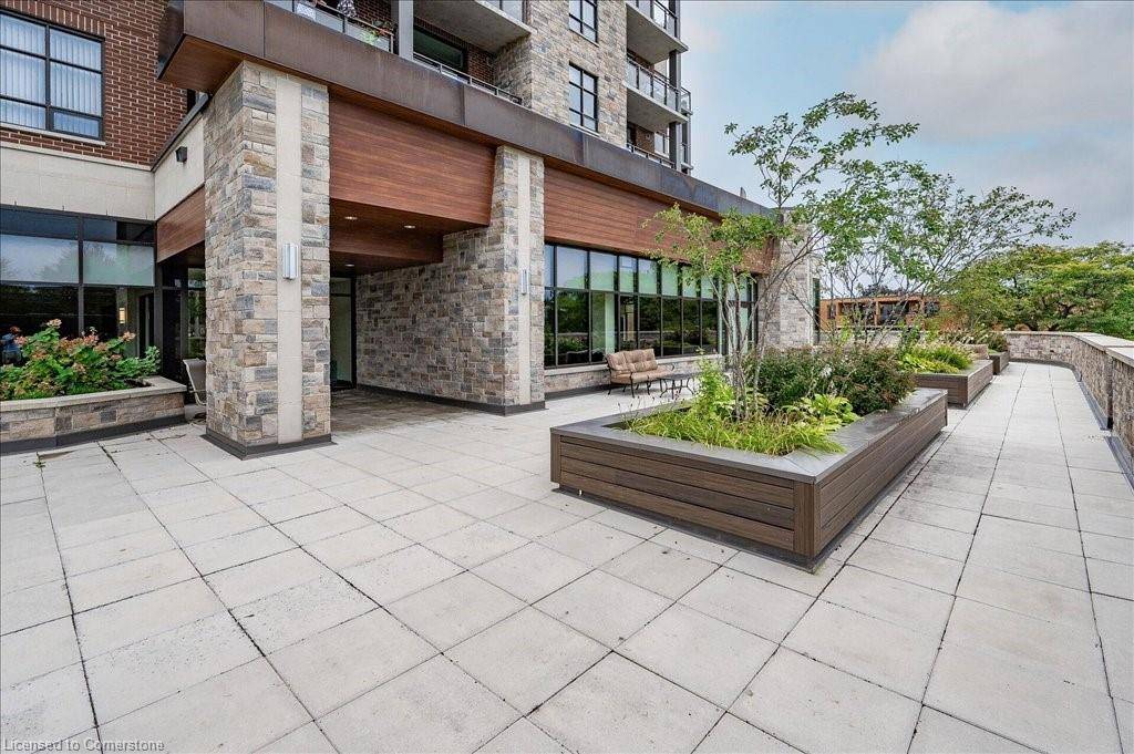 Burlington, ON L7N 1M8,3290 New Street #607