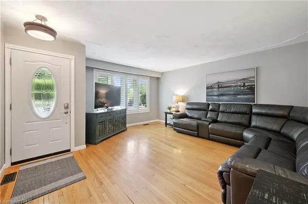 Cambridge, ON N3H 4X1,1446 Pineview Court