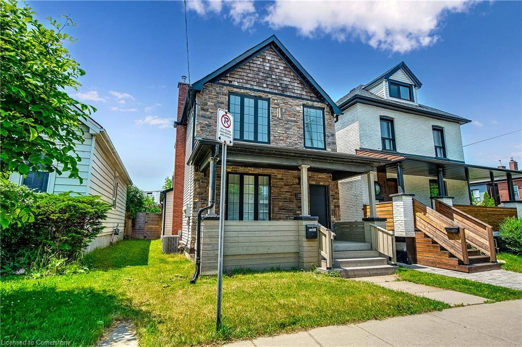 221 Rosslyn Avenue N, Hamilton, ON L8L 7P8