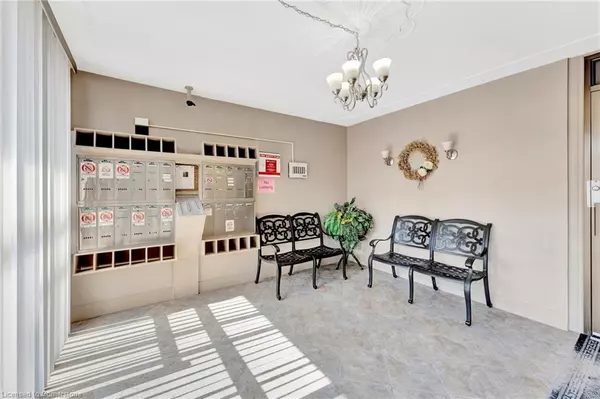 Cambridge, ON N3H 1A5,944 Caledonian View #405