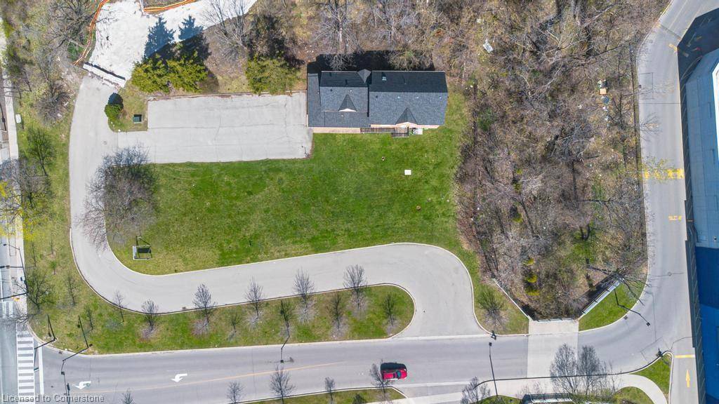 Burlington, ON L7R 2J6,923 Brant Street #3
