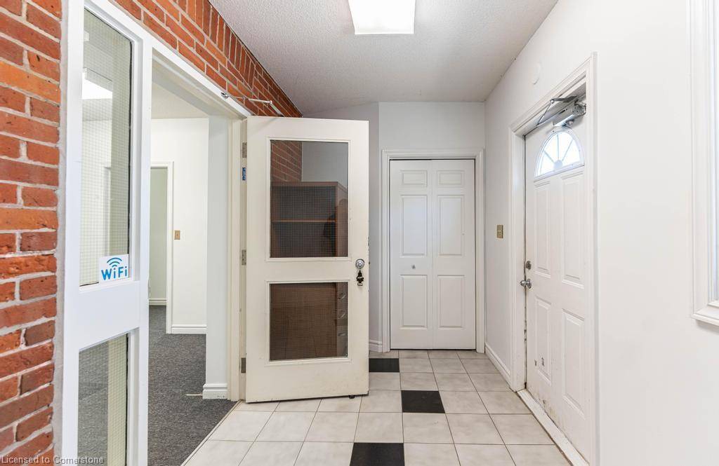 Burlington, ON L7R 2J6,923 Brant Street #4