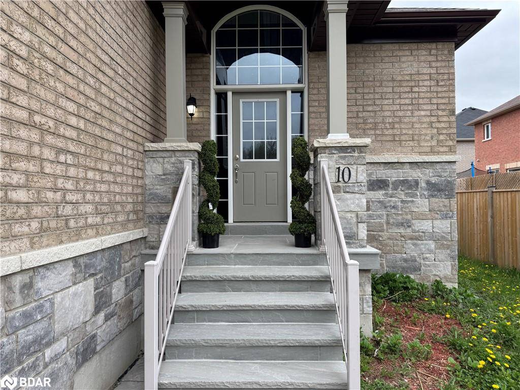 Wasaga Beach, ON L9Z 0G8,10 Falvo Street Street