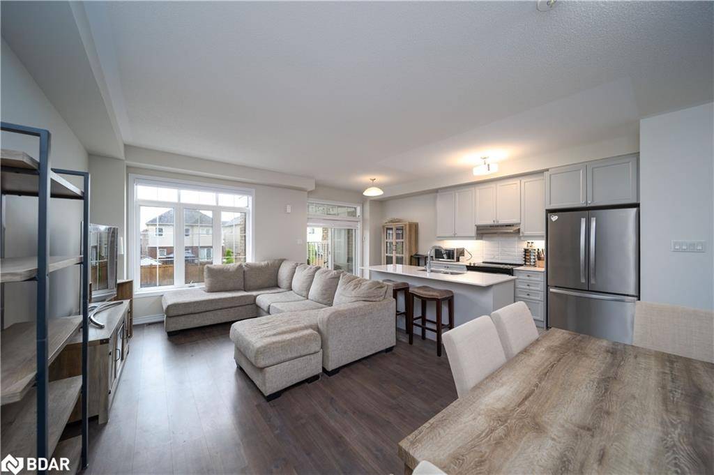 Paris, ON N3L 0J6,113 Hartley Avenue #37