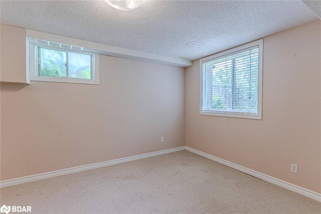 Barrie, ON L4M 6P9,2 Osprey Ridge Road #Lower Level