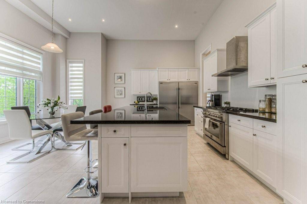 Kitchener, ON N2R 0M9,949 Pondcliffe Court
