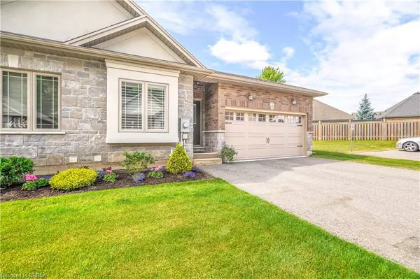 Simcoe, ON N3Y 0C6,194 Donly Drive S #13