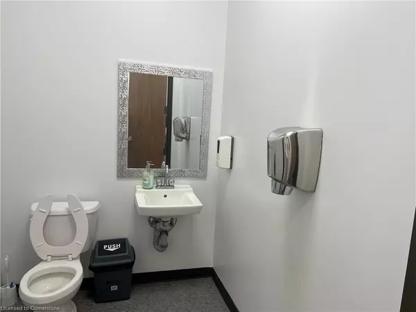 Burlington, ON L7M 0W8,4903 Thomas Alton Boulevard #106