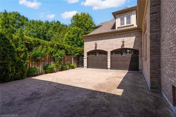 Ancaster, ON L9G 2K4,115 Rosemary Lane